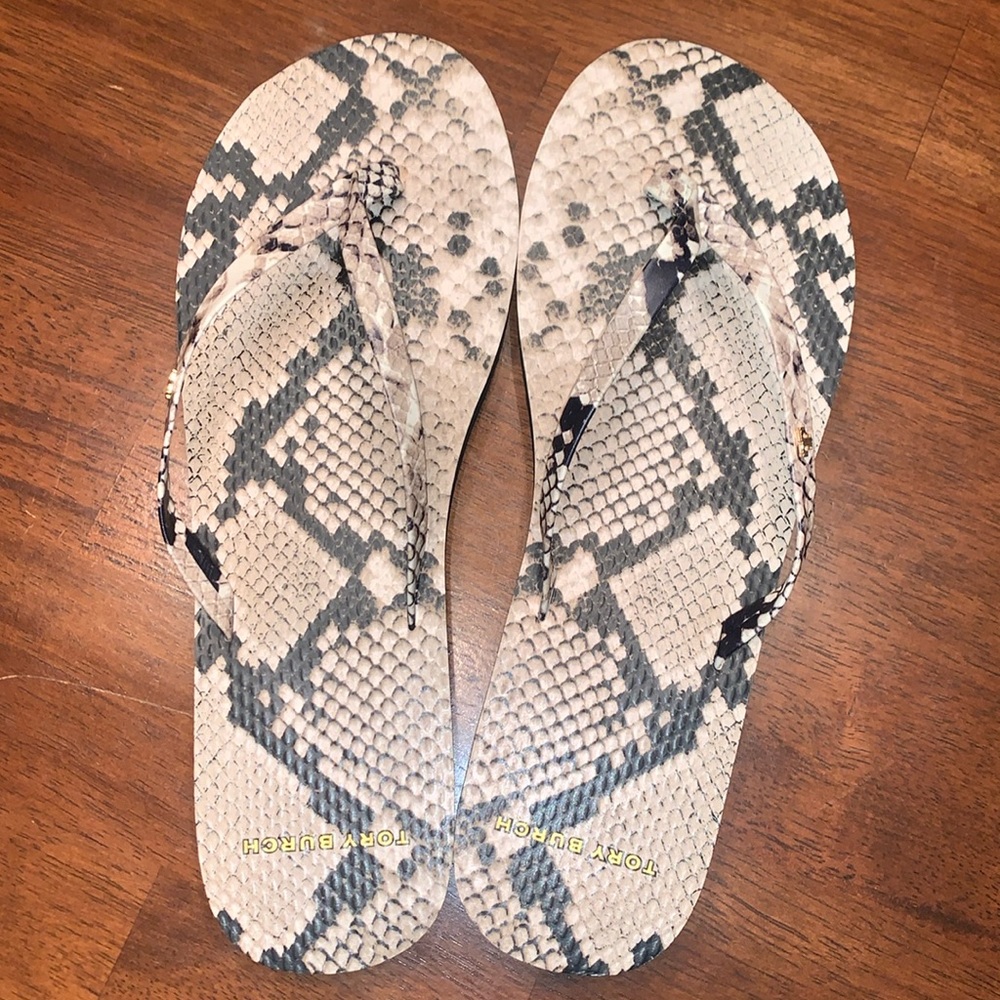 TORY BURCH FLIP FLOPS SNAKESKIN LOOK SIZE 9